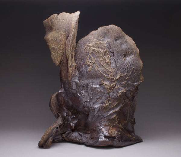 Udumelue by Ebitenyefa Baralaye, terracotta (anagama fired)