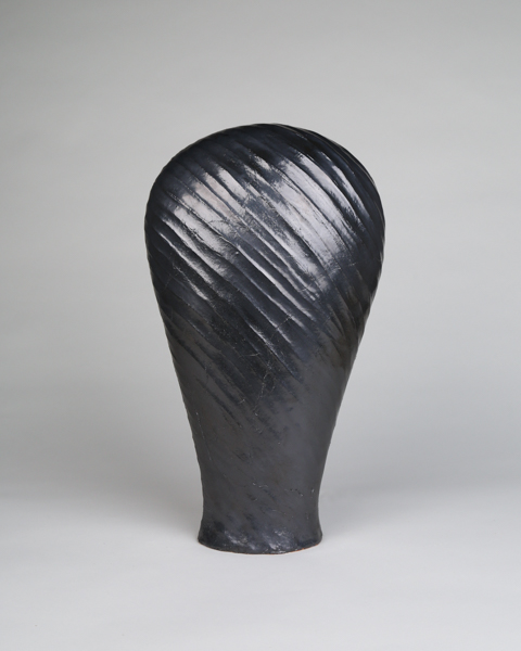 Meiping by Ebitenyefa Baralaye, stoneware, glaze